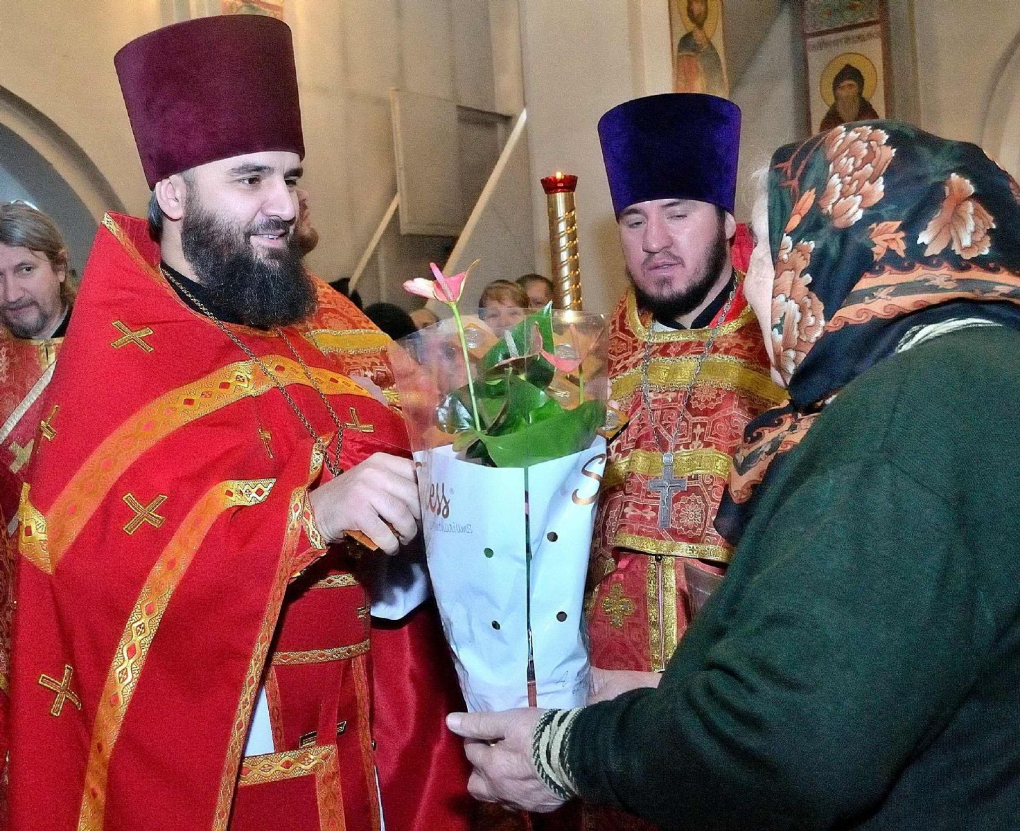 Прихожане и духовенство Александро-Невского Собора поздравили настоятеля протоиерея Андрея Басова с Днем тезоименитства