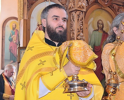 Торжественное богослужение совершено в день праздника святителя Николая