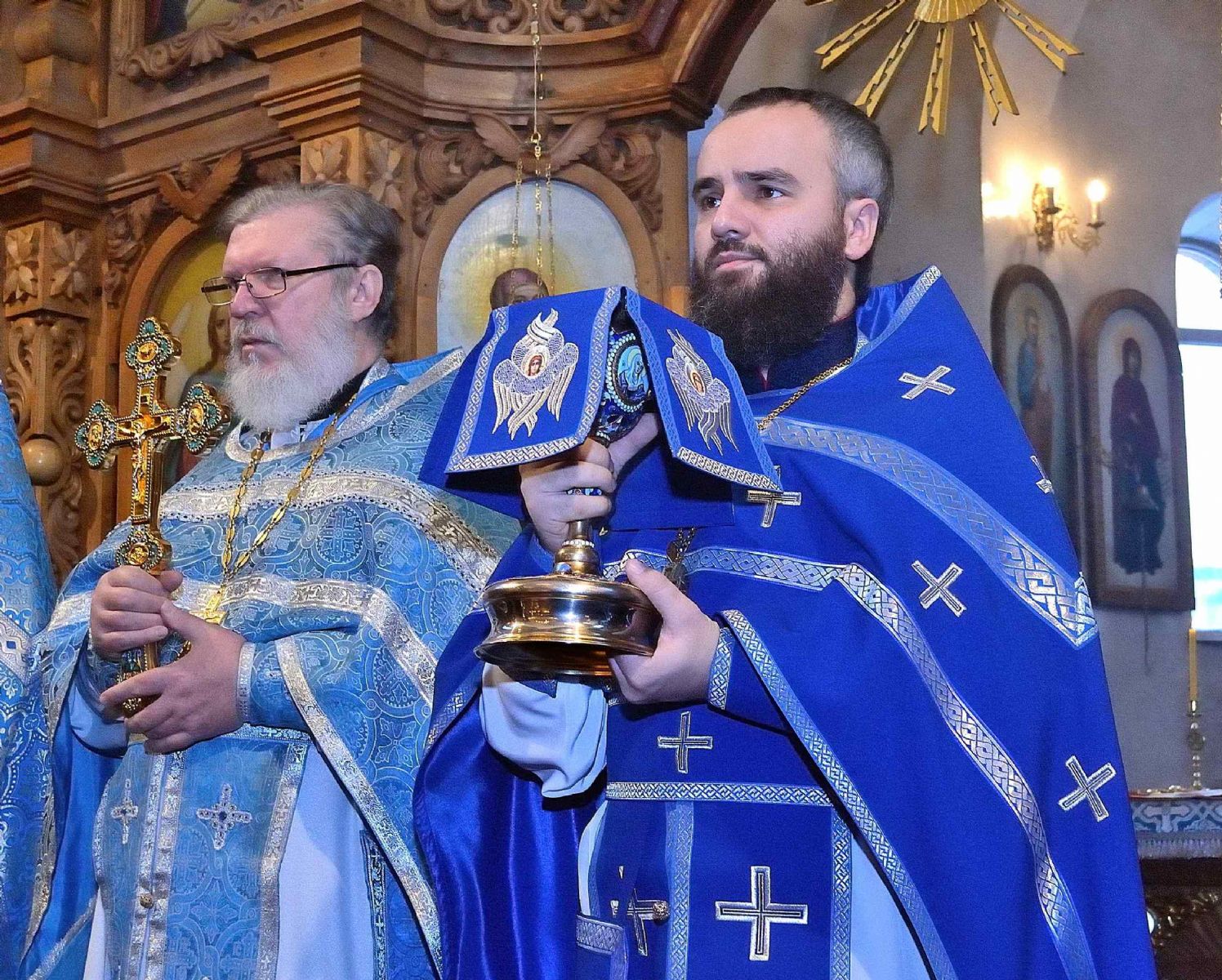 В праздник Введения во храм Пресвятой Богородицы в нашем храме совершена Божественная Литургия