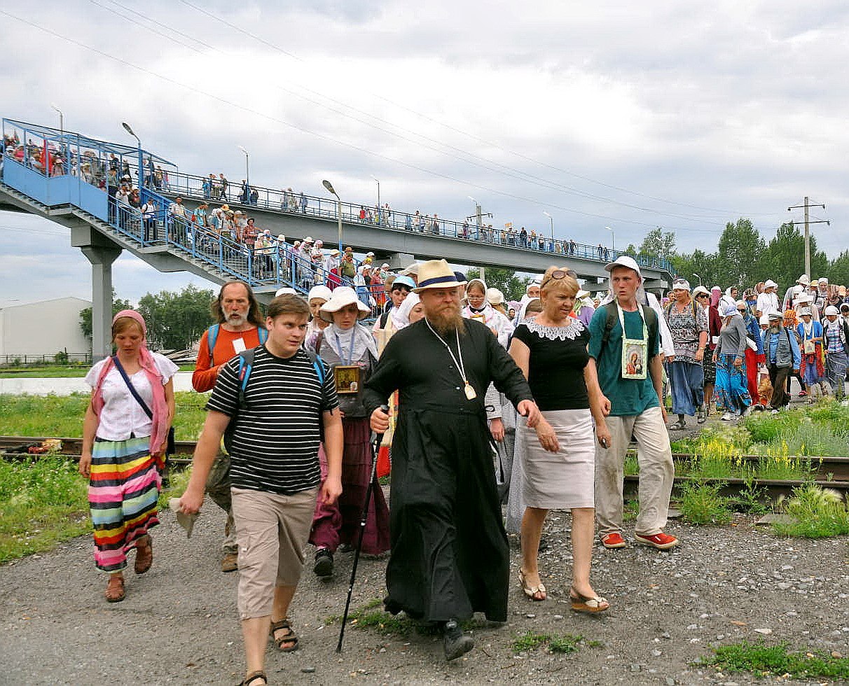 Крестный ход подошел к Алейску