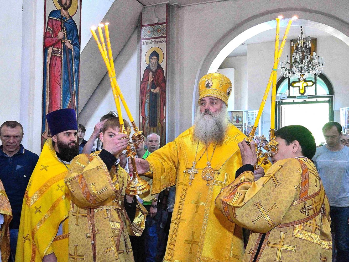 Глава Алтайской митрополии возглавил Литургию в Александро-Невском Соборе г.Барнаула