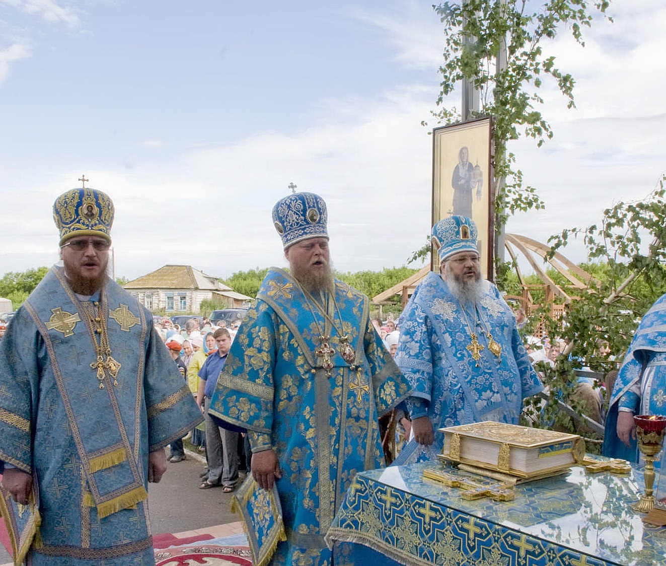 Торжественными богослужениями завершился крестный ход в честь Коробейниковской иконы Божией Матери