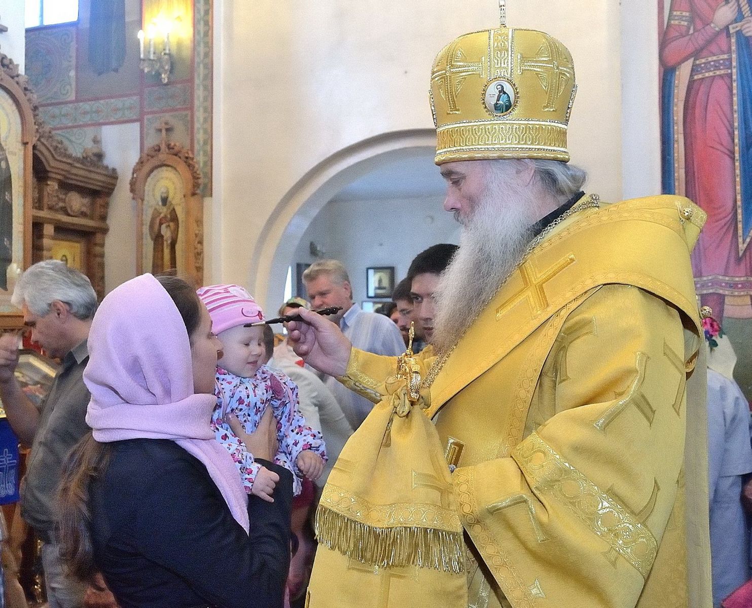 Глава Алтайской Митрополии возглавил Всенощное бдение в Александро-Невском Соборе