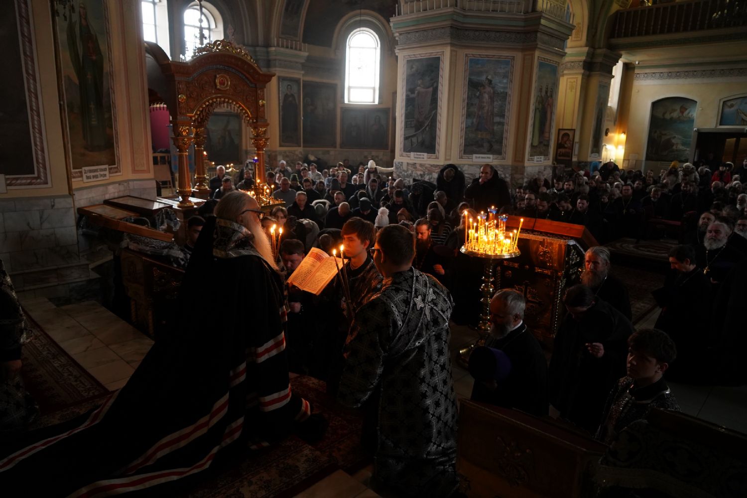 Протоиерей Андрей Басов сослужил Митрополиту Сергию вечерню с чином прощения