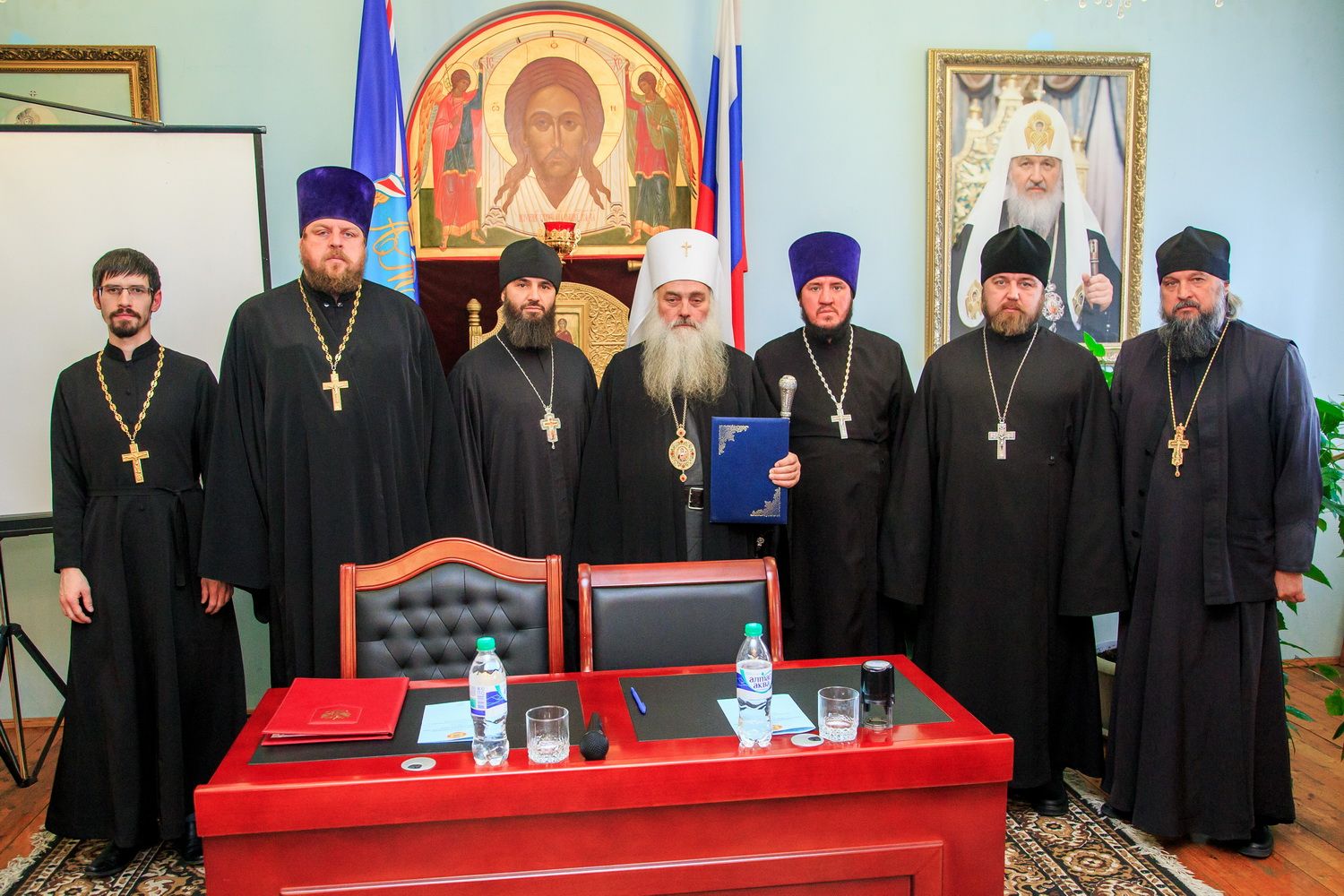 Благочинный Барнаульского городского округа протоиерей Андрей Басов подписал соглашение о сотрудничестве между Барнаульской духовной семинарией и благочинными церковных округов