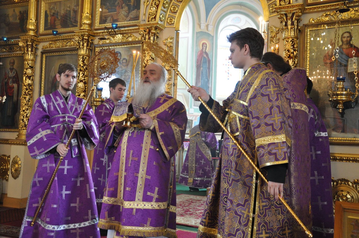 В Неделю Торжества Православия митрополит Сергий совершил Литургию в Покровском кафедральном соборе