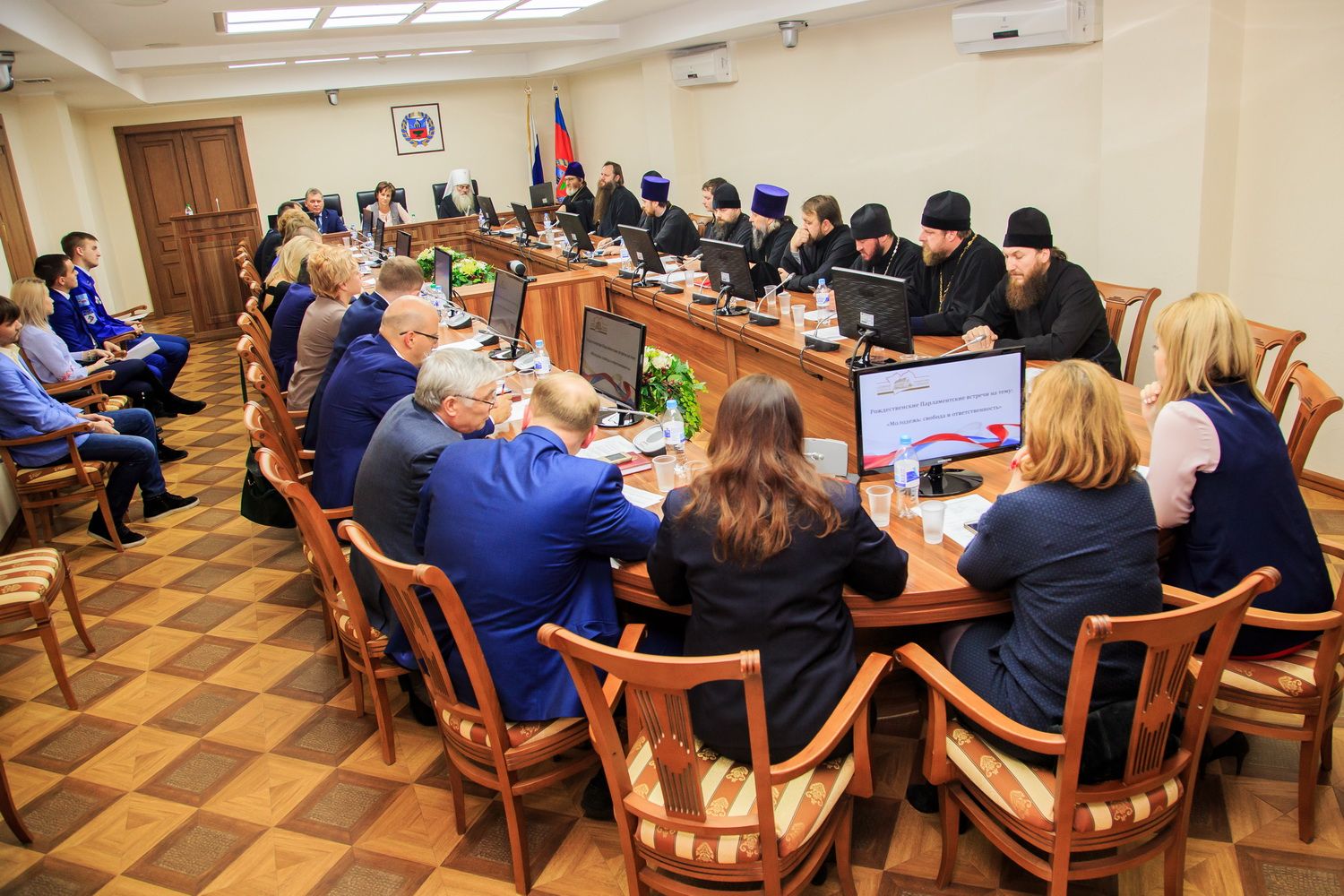 Благочинный Барнаульского городского округа протоиерей Андрей Басов принял участие в Рождественских Парламентских встречах
