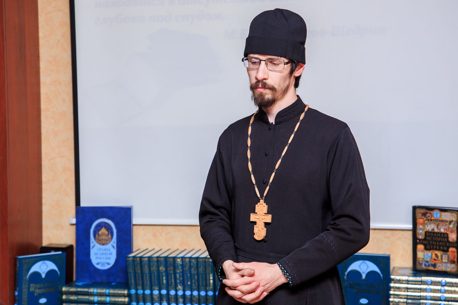 Священник посетил праздник русской книги «Родное слово»