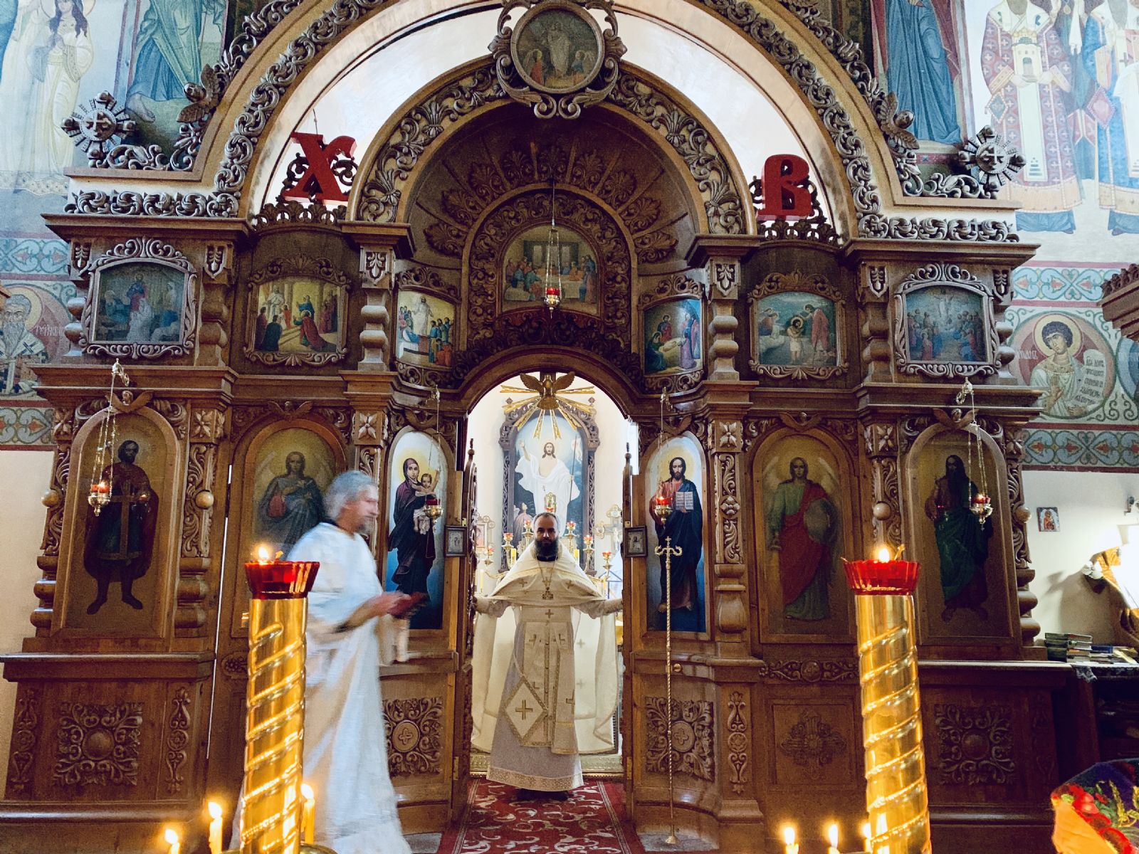 Во Вселенскую родительскую субботу протоиерей Андрей Басов совершил Божественную литургию в Александро-Невском Соборе