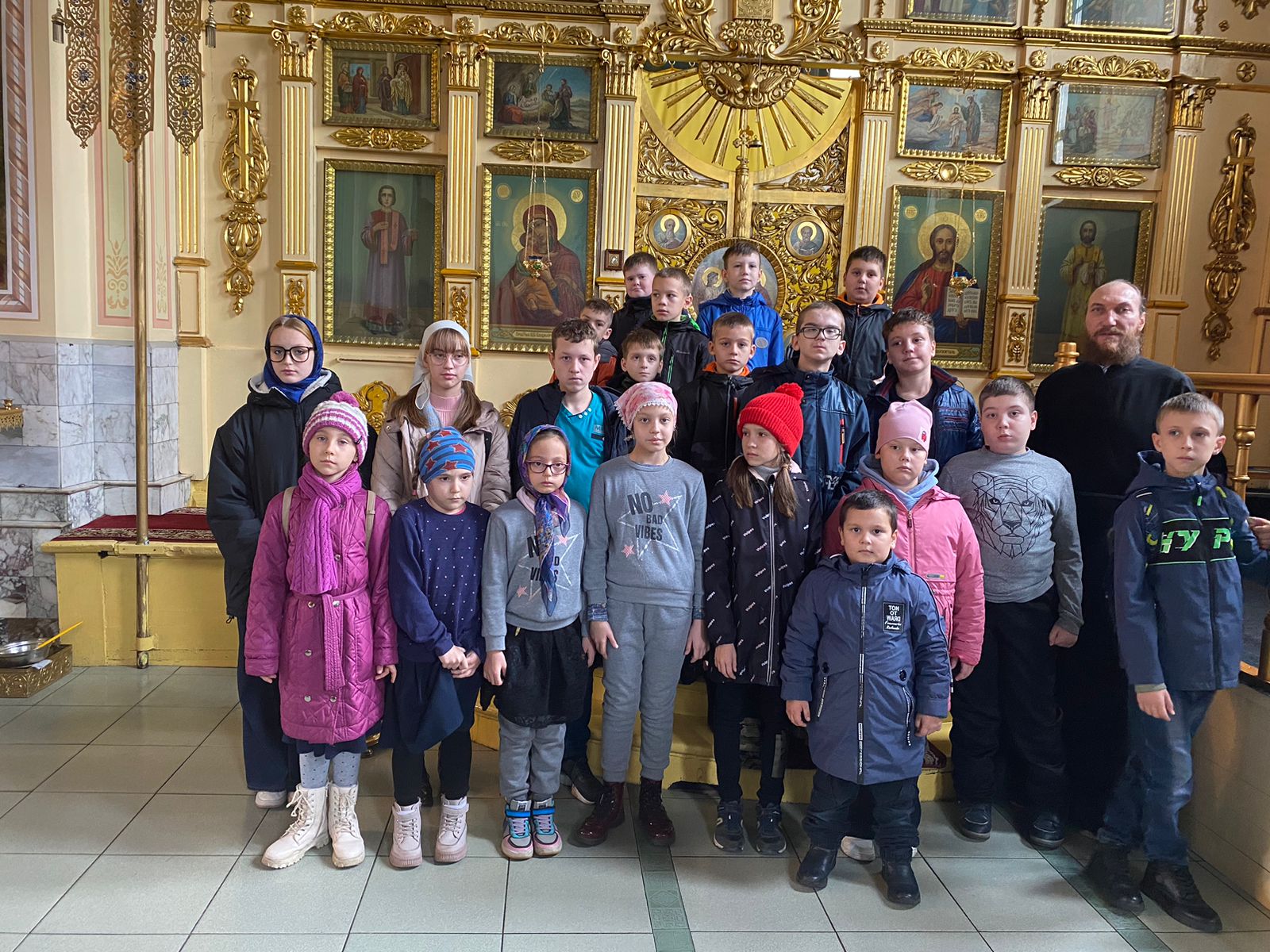 Воспитанники Воскресной школы Александро-Невского Собора посетили Покровский Кафедральный Собор