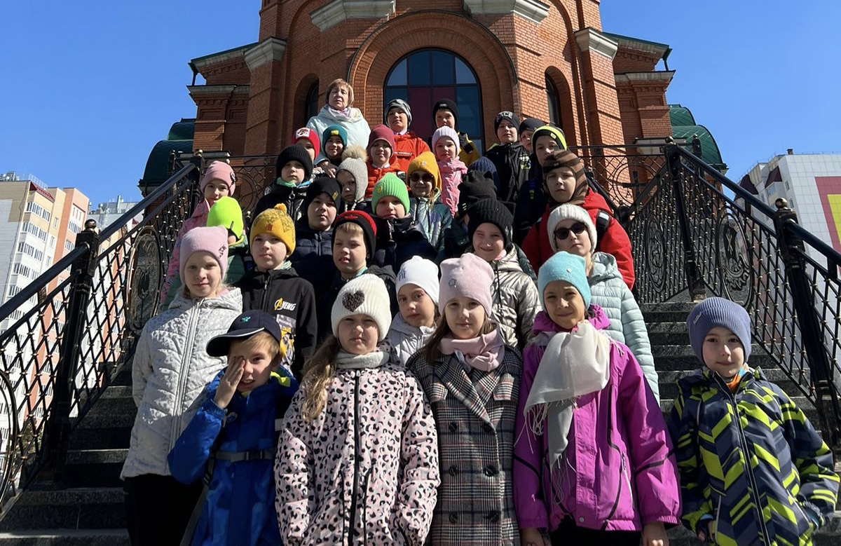Учащиеся гимназии №123 г. Барнаула посетили Александро-Невский Собор