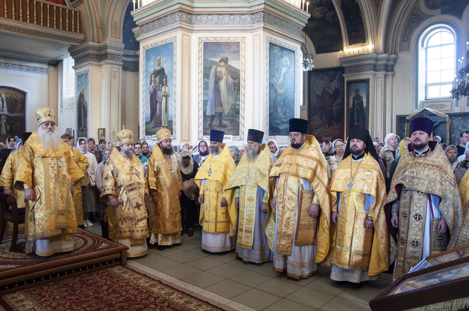 В Барнауле совершена праздничная Литургия в честь Собора Алтайских святых